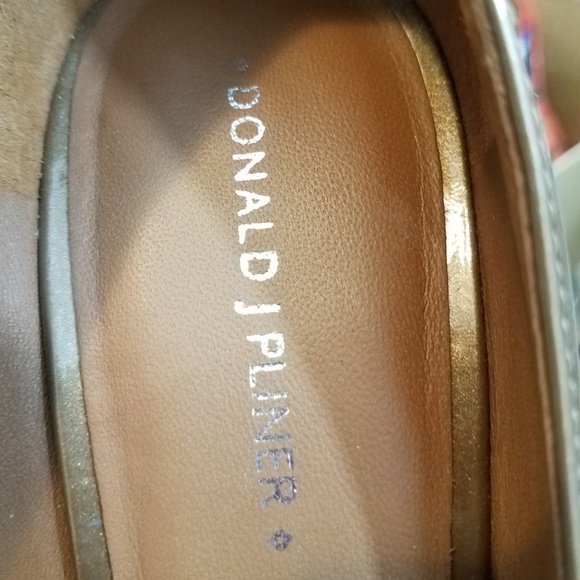 Donald J pliner bronze wedge - Picture 5 of 6